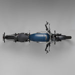 #tank_réservoir_maeving_bleu_seat_selle_noir_mudguards_garde-boues_en_fibre_de_carbone_et_inserts_noirs